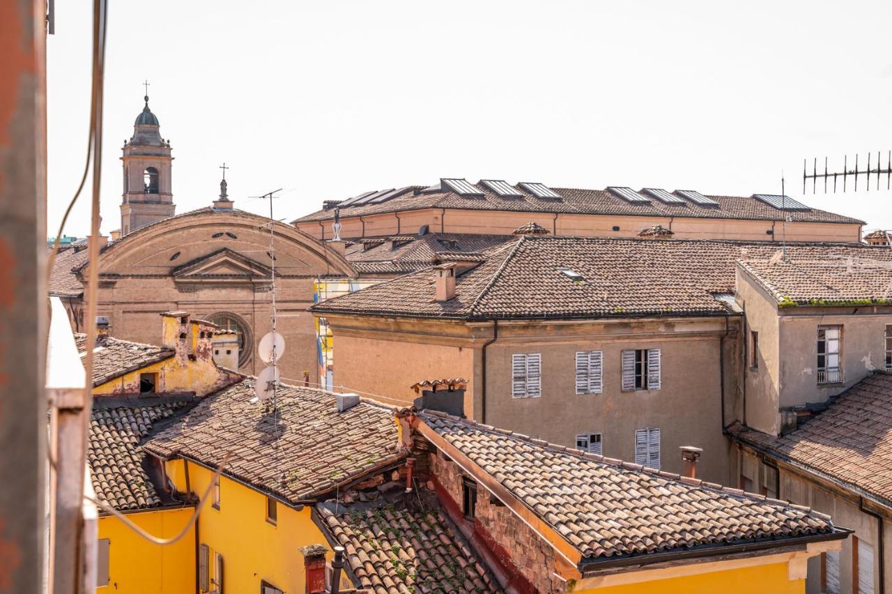 Dalla Bruna - Above The Roofs Of The Centre โมดินา ภายนอก รูปภาพ